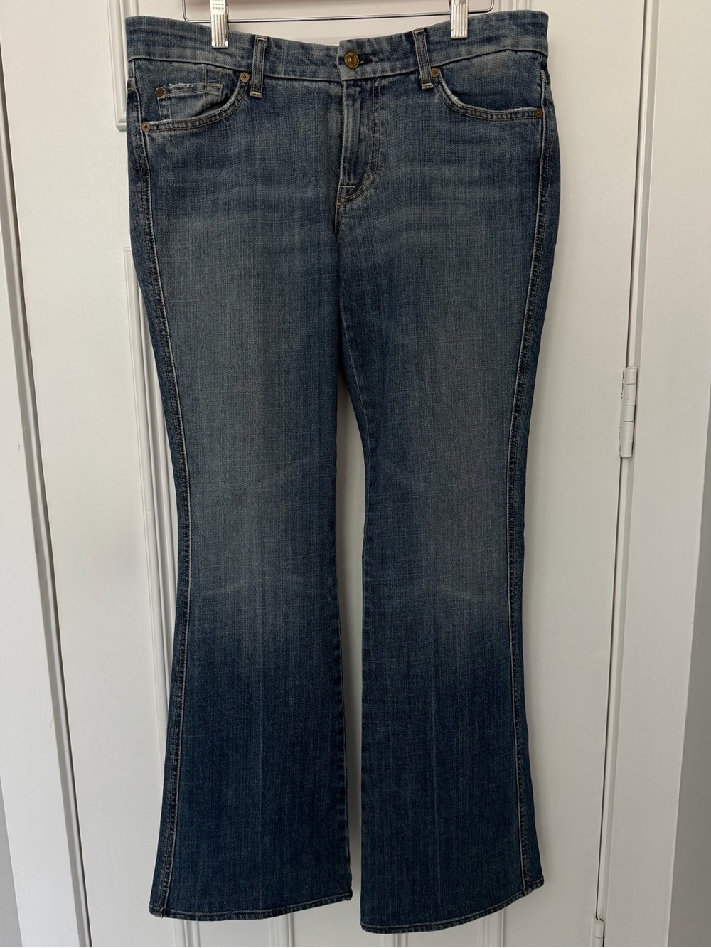 EUC Vintage 7 for All Mankind Low Rise Flare Jeans in Size 31